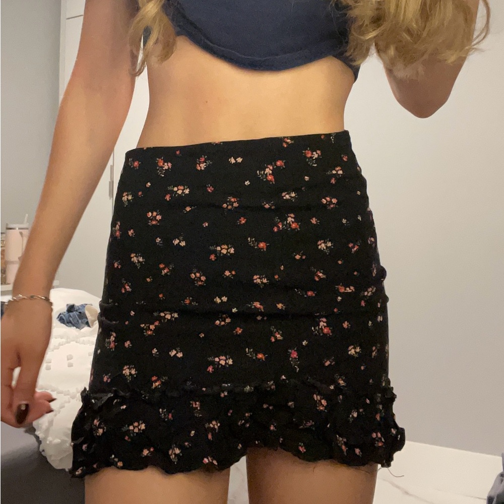 Elegant Black Floral Mini Skirt